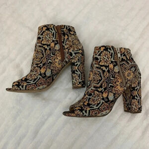 CANDIE’S boots